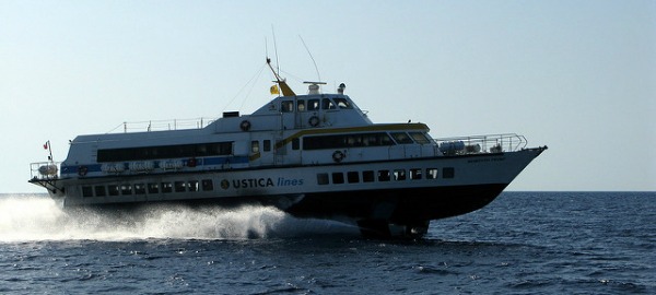 Aliscafo in navigazione